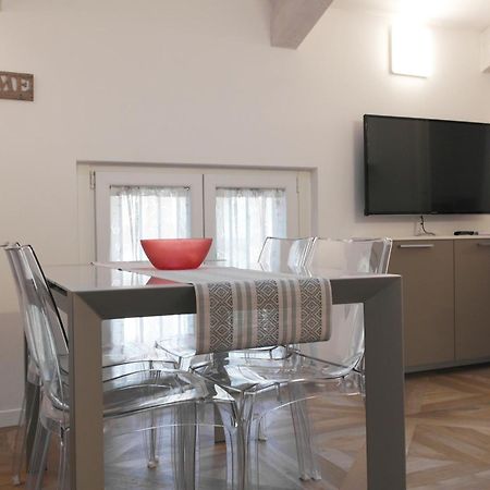 Apartamento Luminoso Bilocale Zona Tibaldi Bocconi Milán Exterior foto