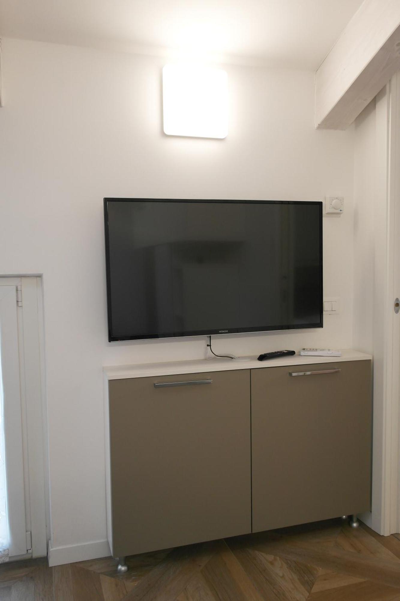 Apartamento Luminoso Bilocale Zona Tibaldi Bocconi Milán Exterior foto