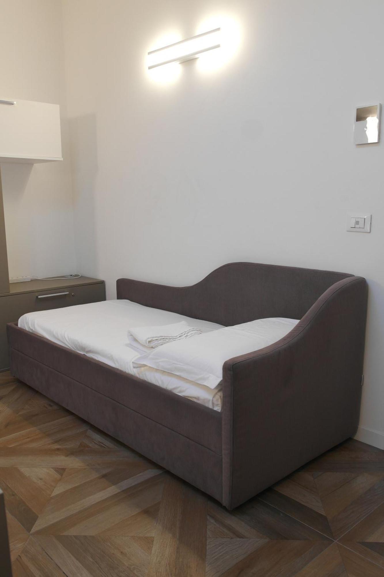 Apartamento Luminoso Bilocale Zona Tibaldi Bocconi Milán Exterior foto