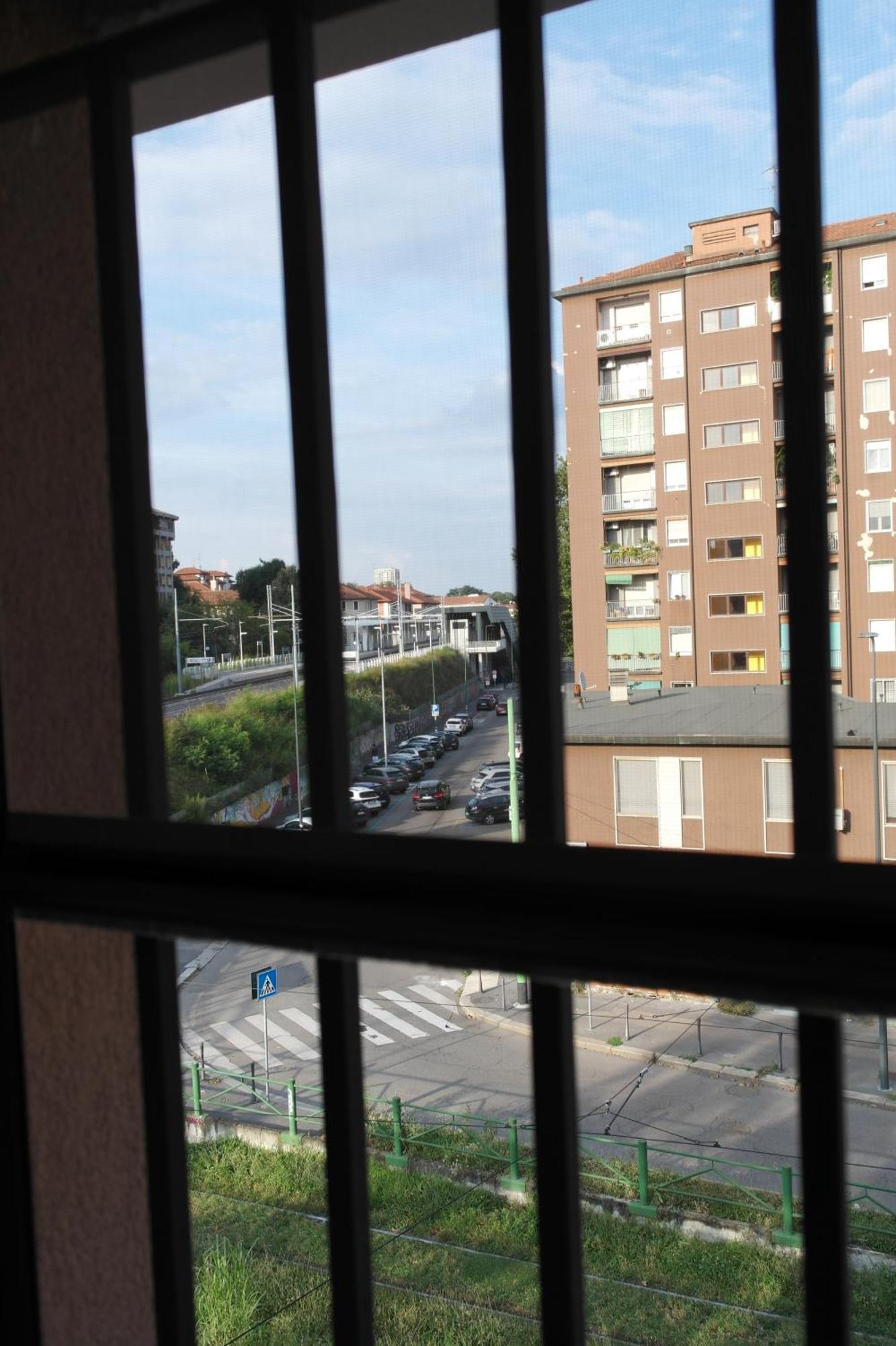 Apartamento Luminoso Bilocale Zona Tibaldi Bocconi Milán Exterior foto