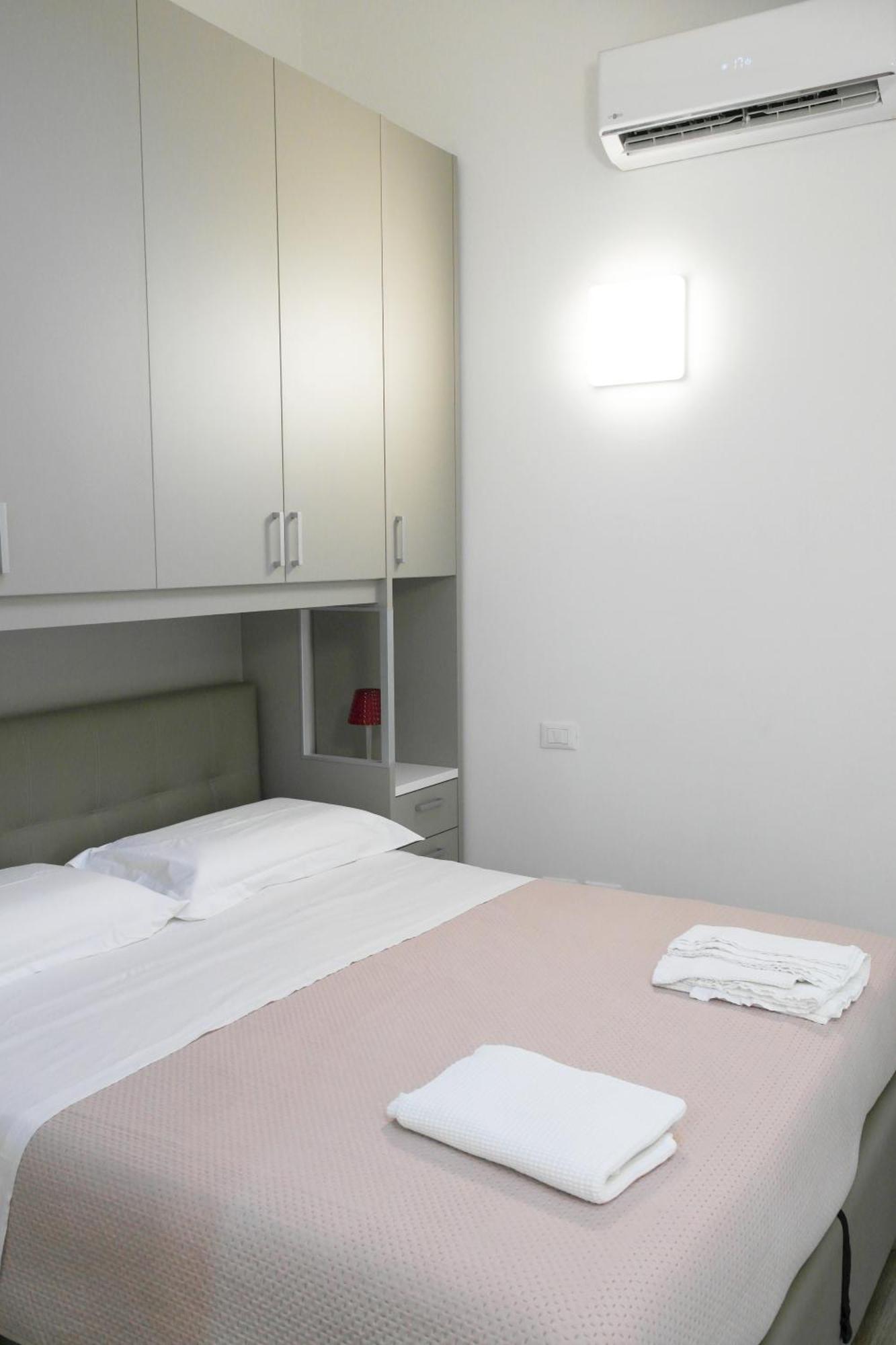 Apartamento Luminoso Bilocale Zona Tibaldi Bocconi Milán Exterior foto